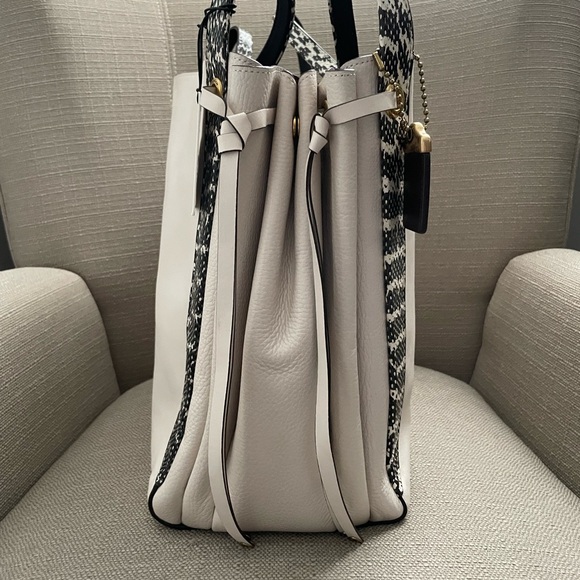 COACH HARMONY HOBO 33 IN COLORBLOCK WITH SNAKESKIN DETAIL New Authentic - Picture 5 of 15